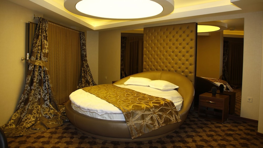 Feyzan Hotel 10/35