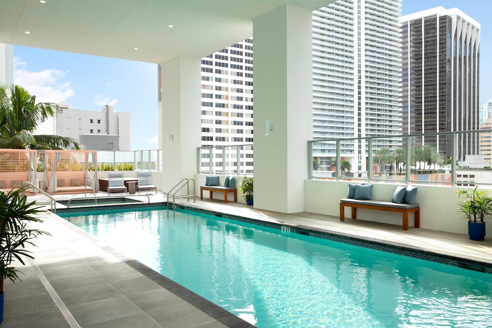 YOTEL Miami, Select by Hilton 45/48