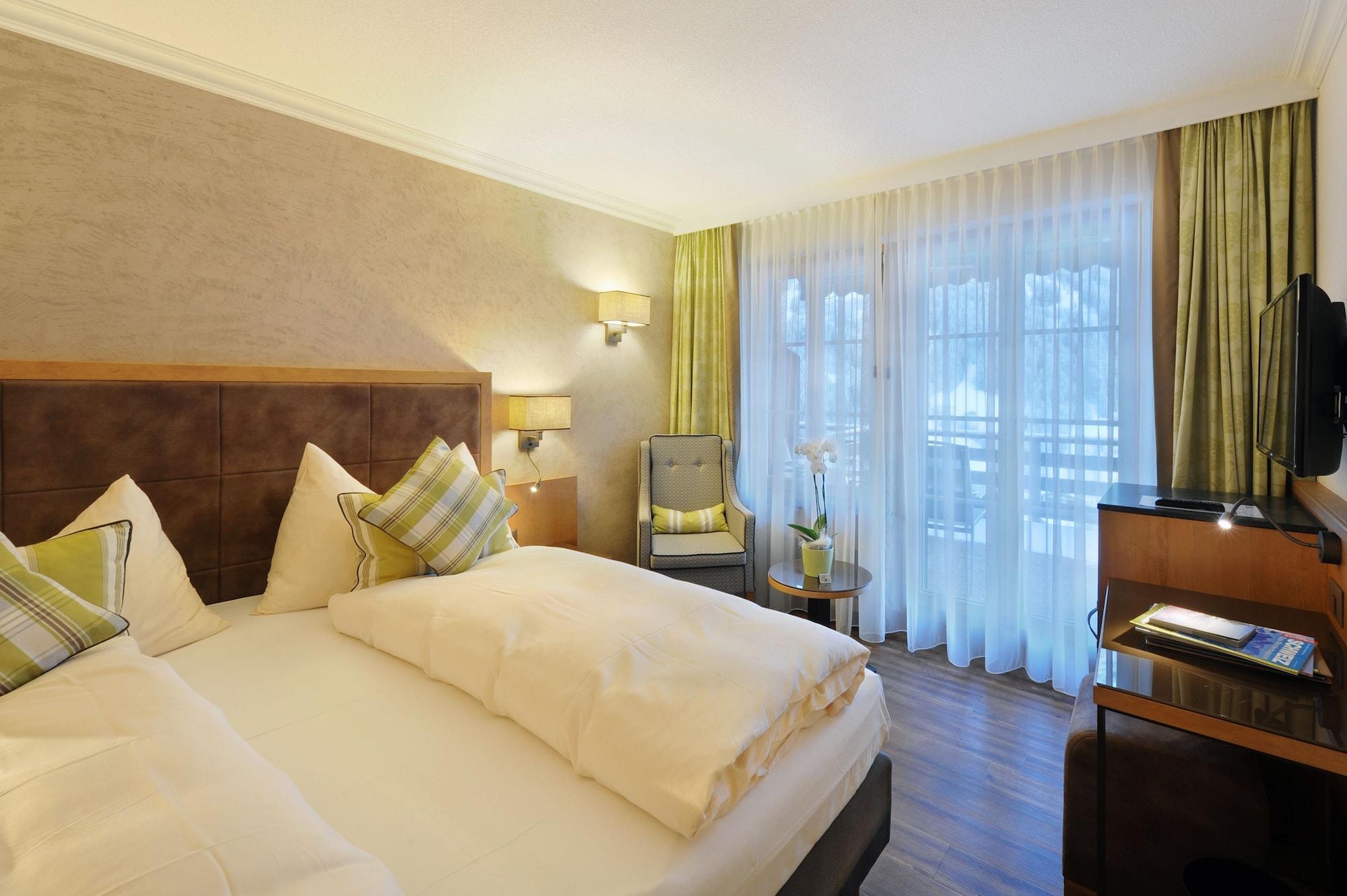 Economy, Double Bed, Mountain View, Balcony