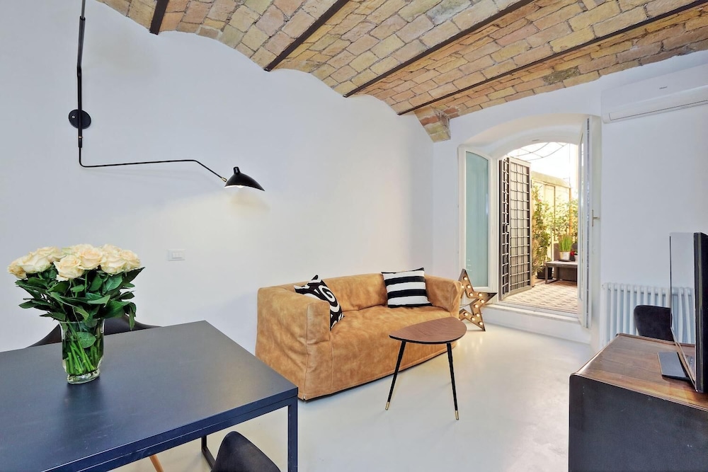 Design Flat for 4 near Colosseum 10/24