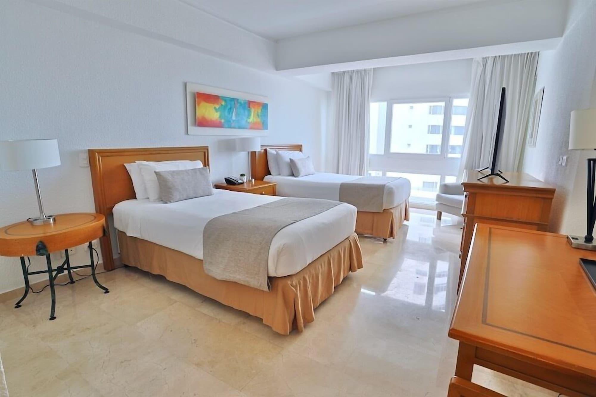 Executive, Multiple Beds, Partial Ocean View
