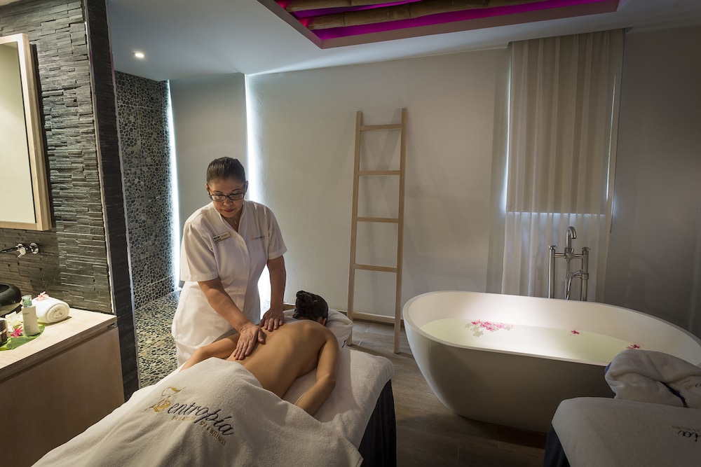 Family Selection At Grand Palladium Vallarta Resort Spa All Inclusive 49/50