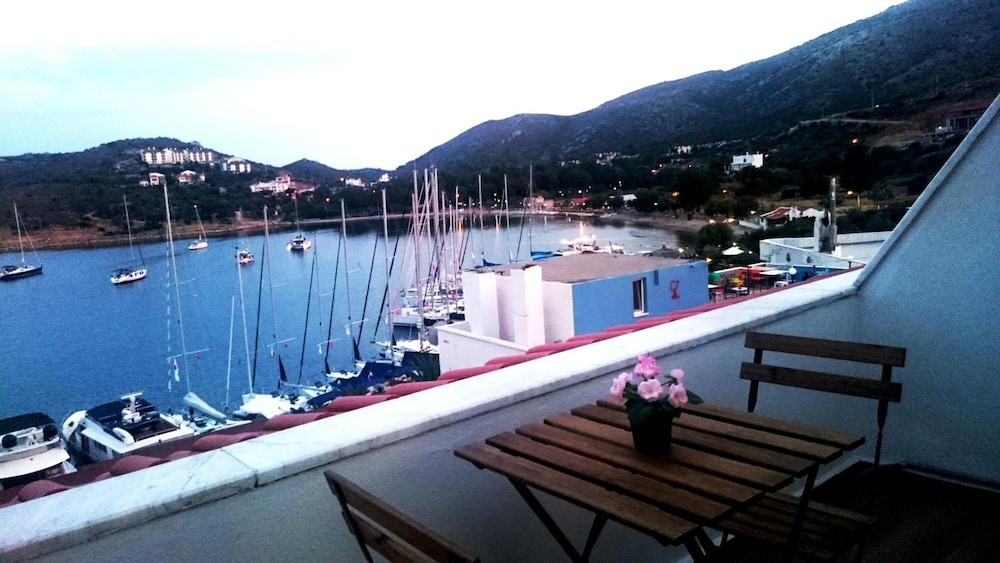 Bora Hotel 42/49