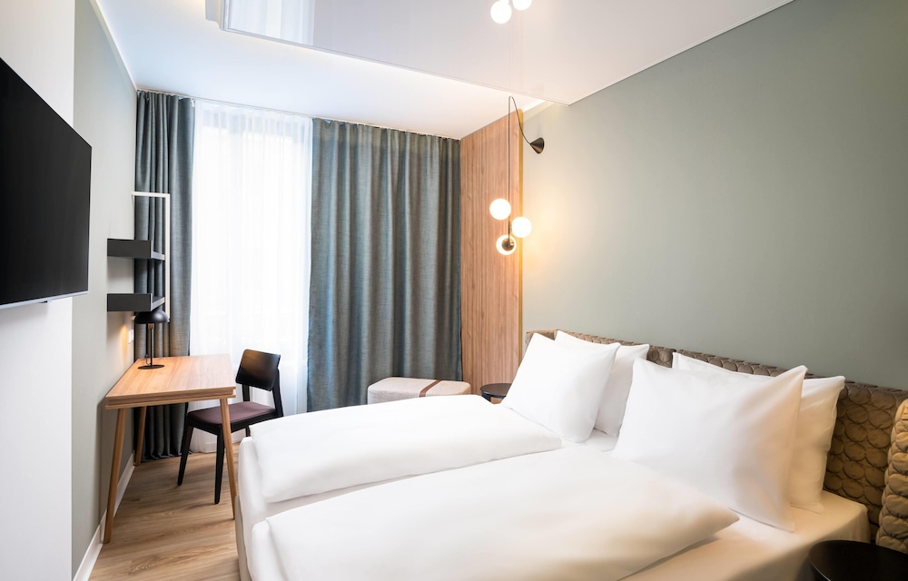 Standard, Twin Beds