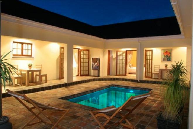 Baleia Guest Lodge 3/16
