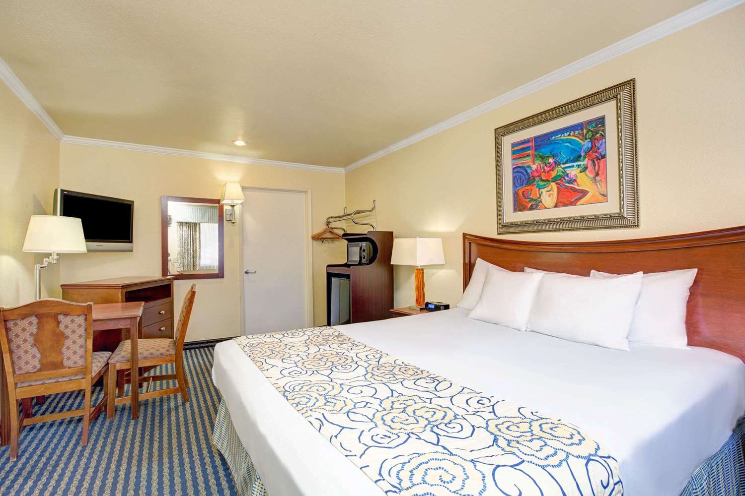 Super 8 by Wyndham Santa Cruz Beach 6/31
