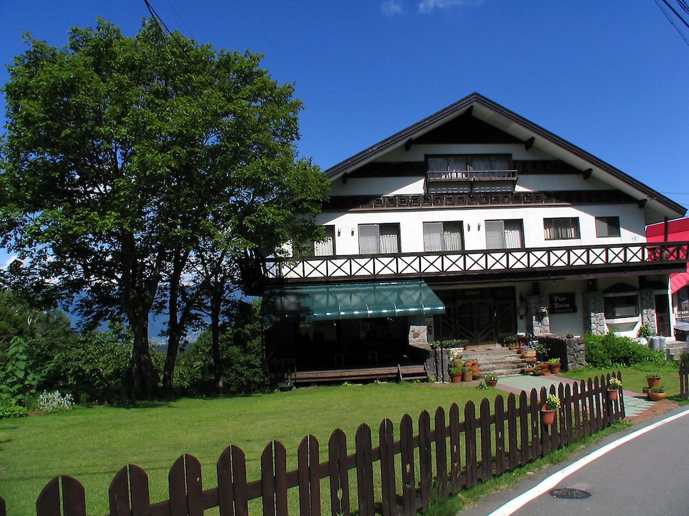 Madarao Elm Pension 49/50
