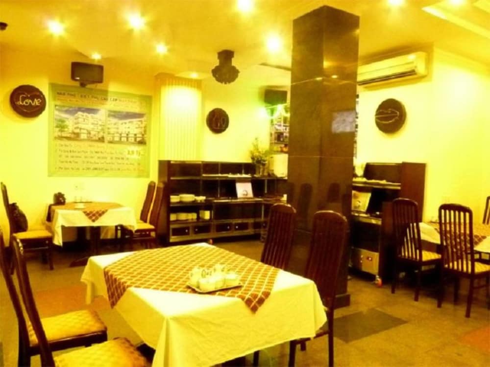 The Sun Hotel 24/25