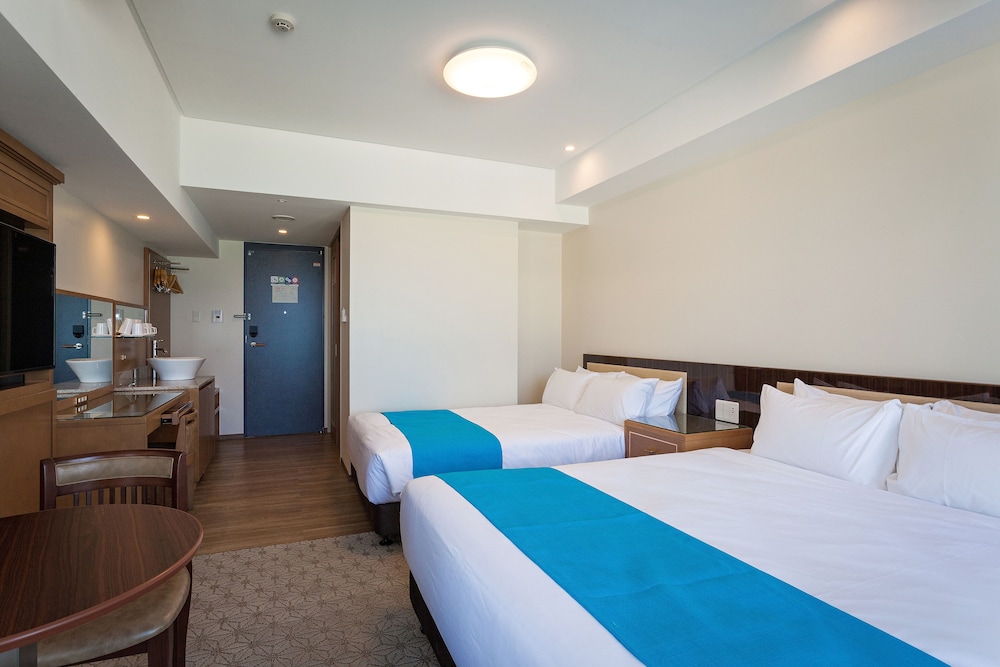 OKINAWA KARIYUSHI LCH.RESORT on The Beach 15/50