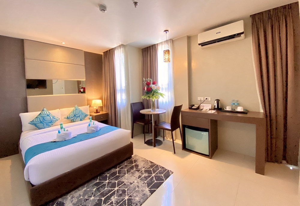 Premier, Queen Bed