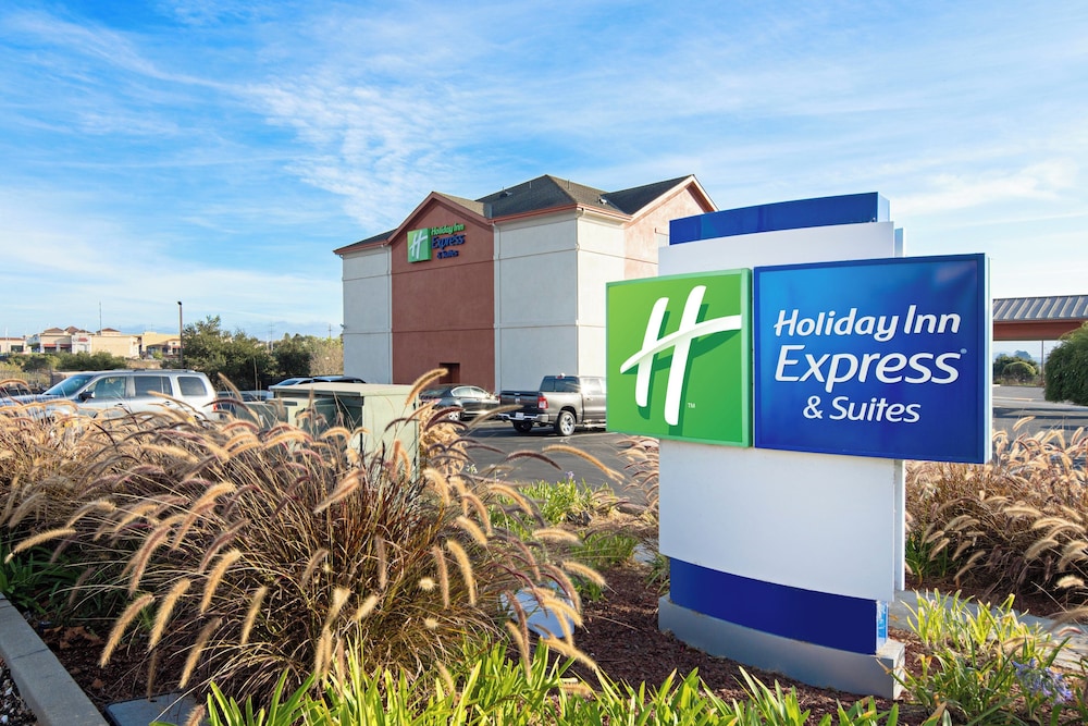 Holiday Inn Express Watsonville 2/52