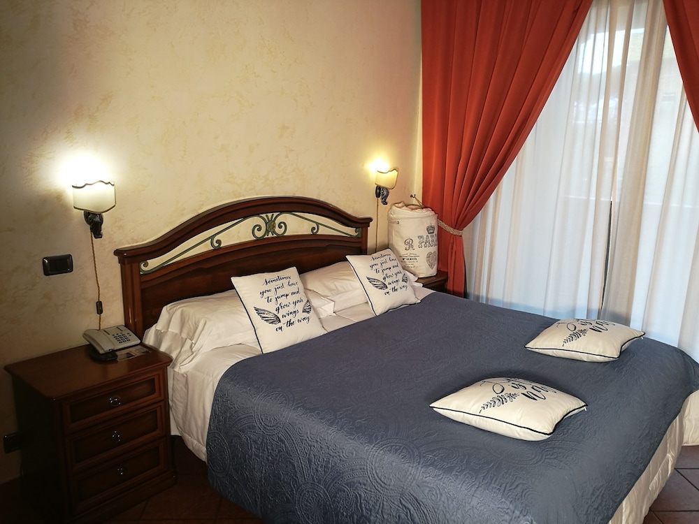 Euro House Inn Airport Hotel Residence 12/72