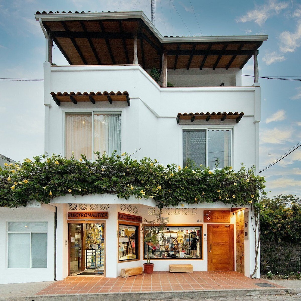 Cucuve Suites 2/67