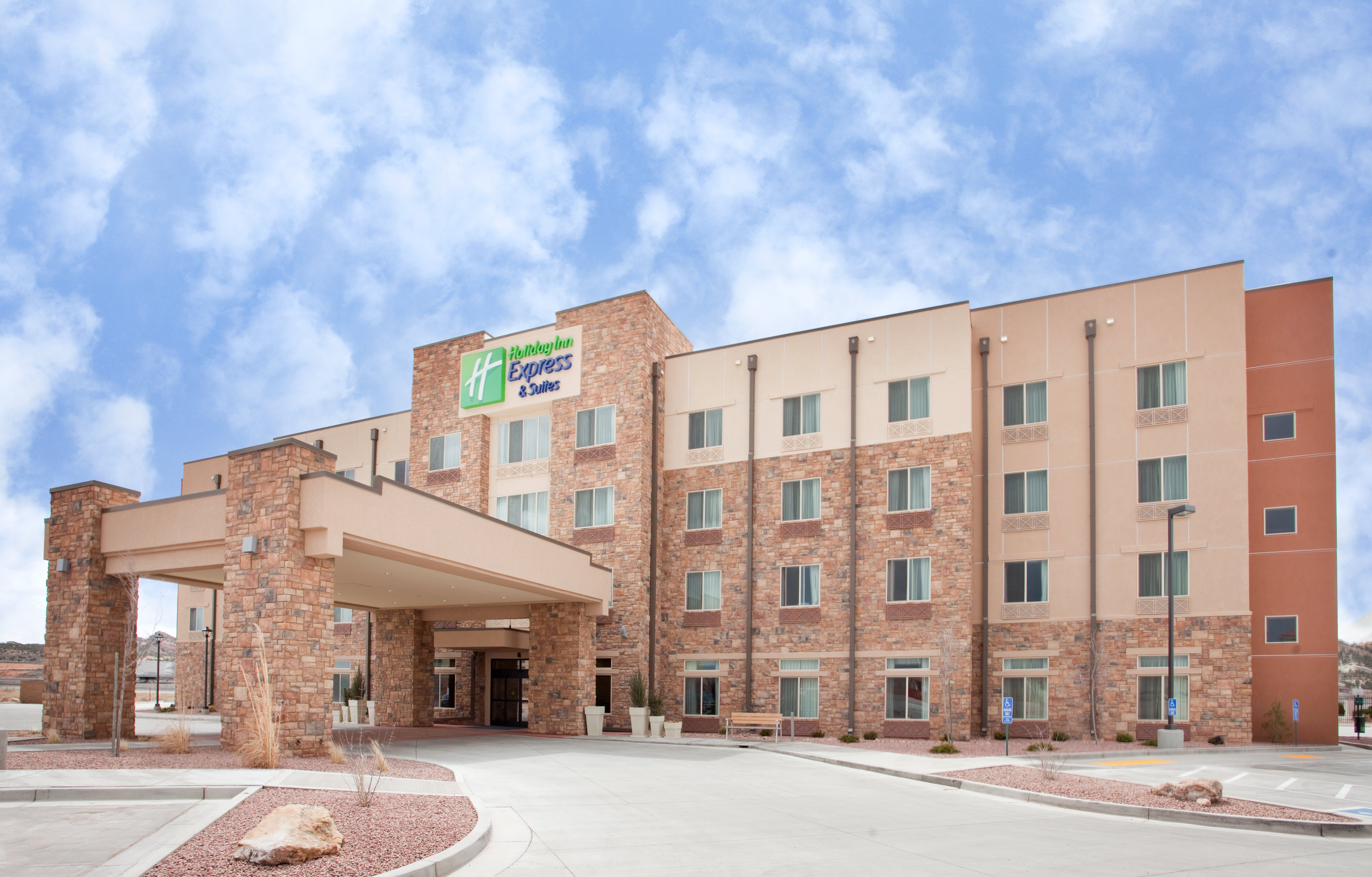 Holiday Inn Express Hotel Suites Gallup East 8/44