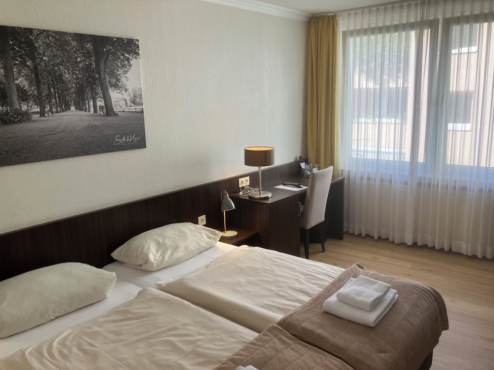 Hotel Mercedes 14/52