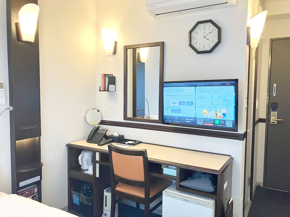 Toyoko Inn Shin-osaka Higashi-mikuni Ekimae 59/61