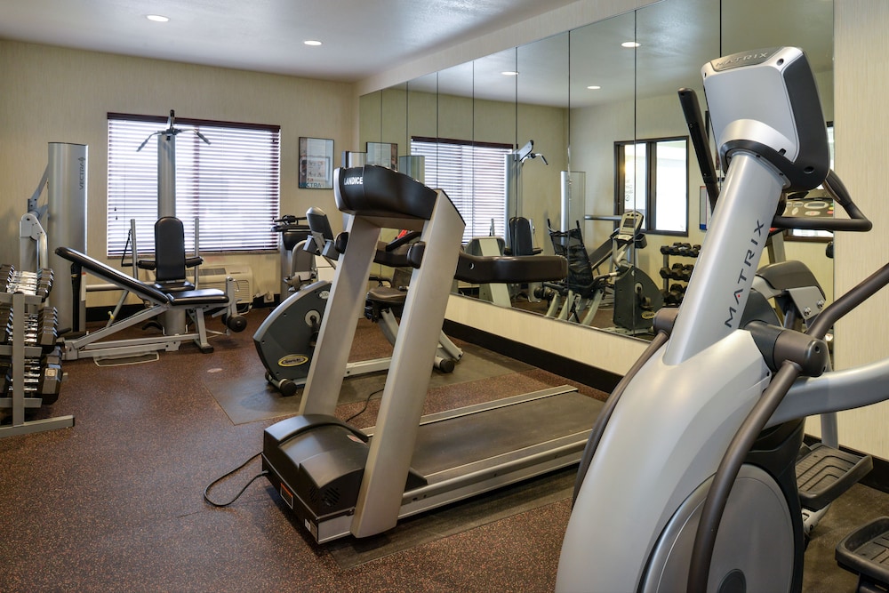 Holiday Inn Express Hotel & Suites Cherry Hills 23/46