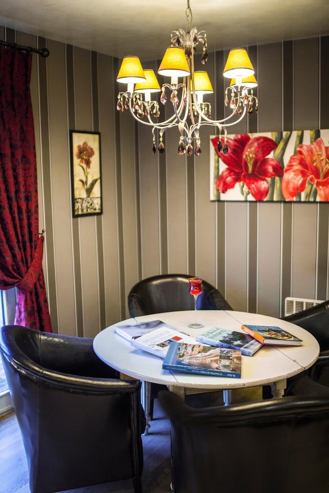 Le Cottage Hotel 23/27