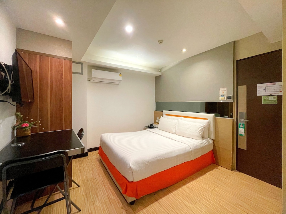 Arawana Express Phrom Phong (ex. Icheck Inn Regency Sukhumvit) 30/52