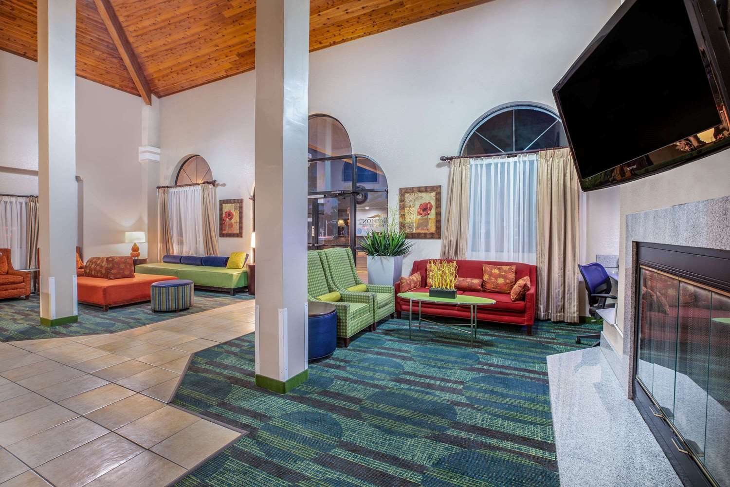 Baymont By Wyndham Tehachapi 2/8