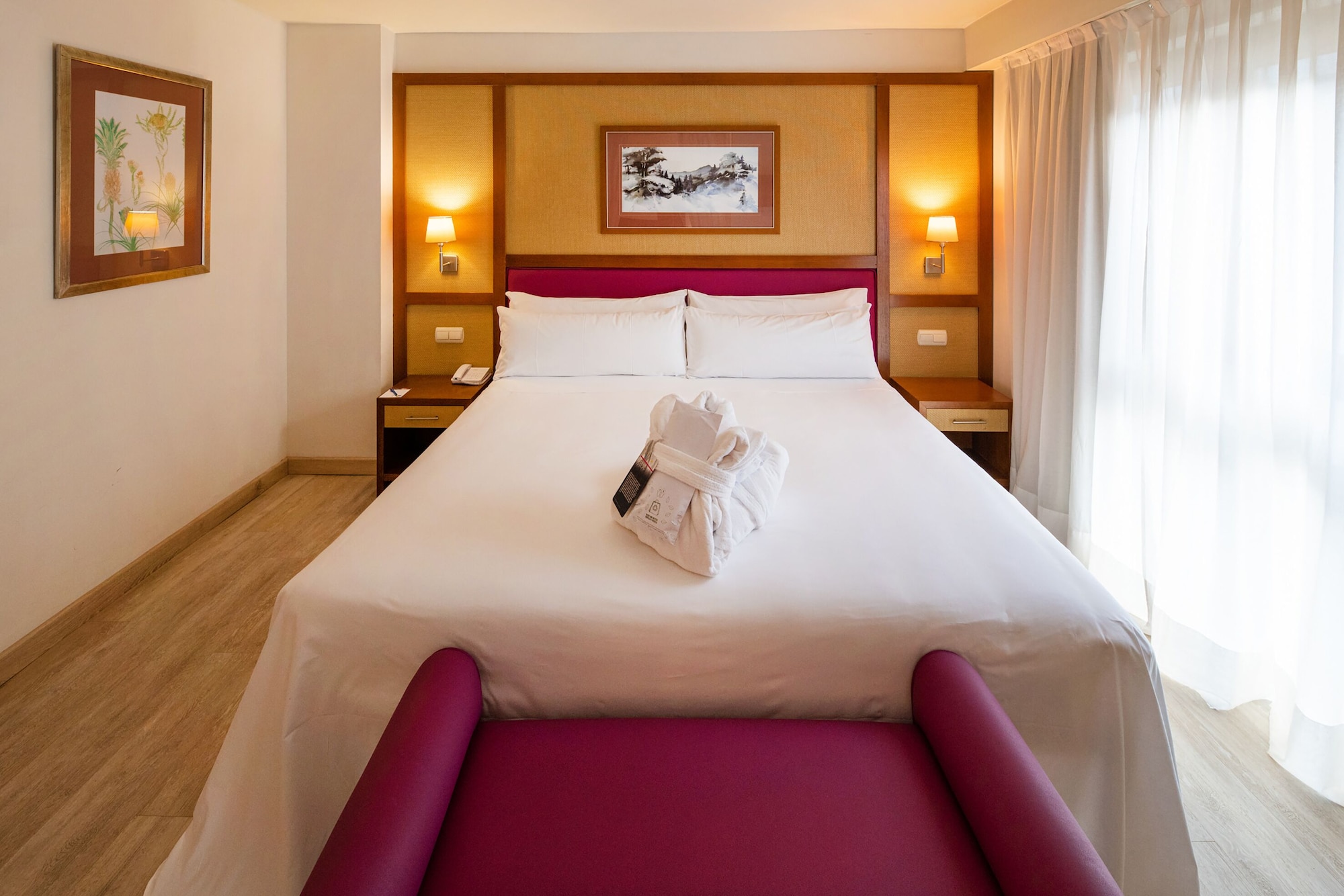 غرفة عائلية بسريرين منفصلين مع أريكة، Tryp Vielha Baqueira 2/9