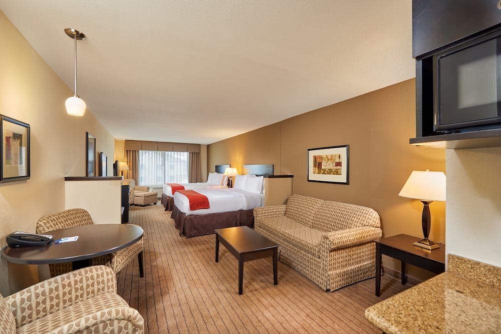 Holiday Inn Express Hotel and Suites El Paso Airport Area 45/64