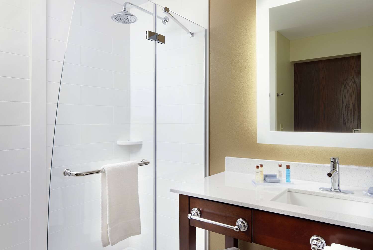 Hawthorn Suites by Wyndham Bridgeport/Clarksburg 16/18