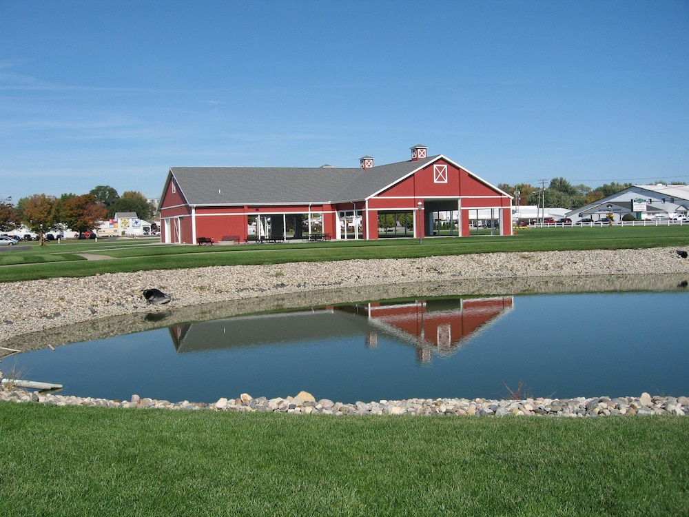 Farmstead Inn & Conference Center 43/47