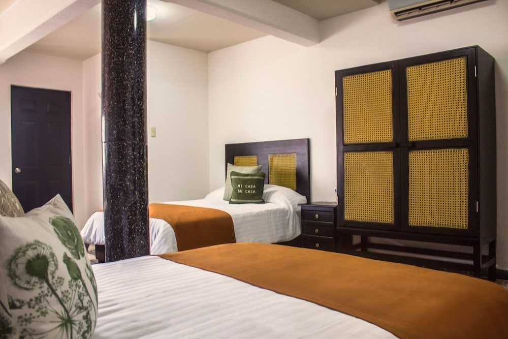 Hotel Mucara 8/34