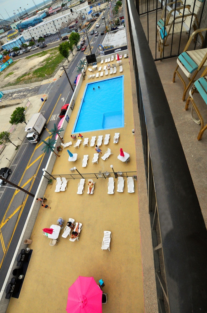 Beach Terrace Motor Inn 3/26