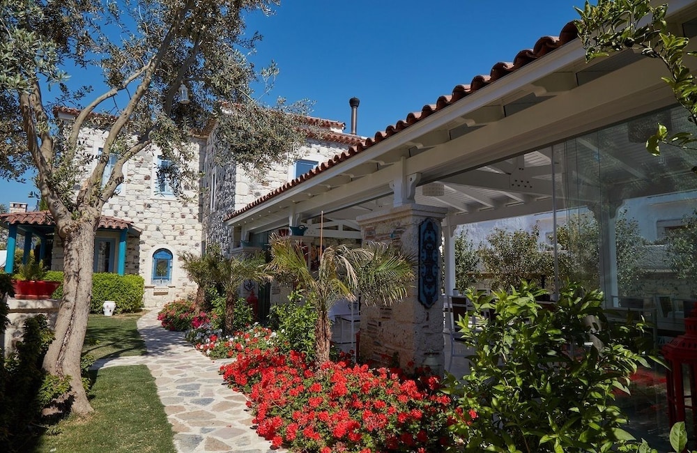 Alacati Onoda Hotel 3/34