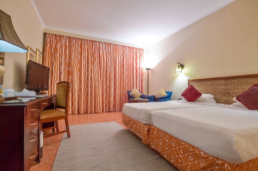 Superior, Twin Beds, Pool View, M Hotels at Porto Marina 3/9