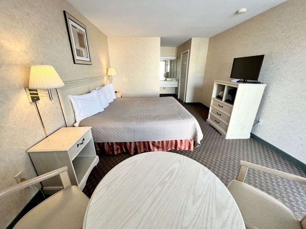 Court Plaza Inn & Suites 28/64