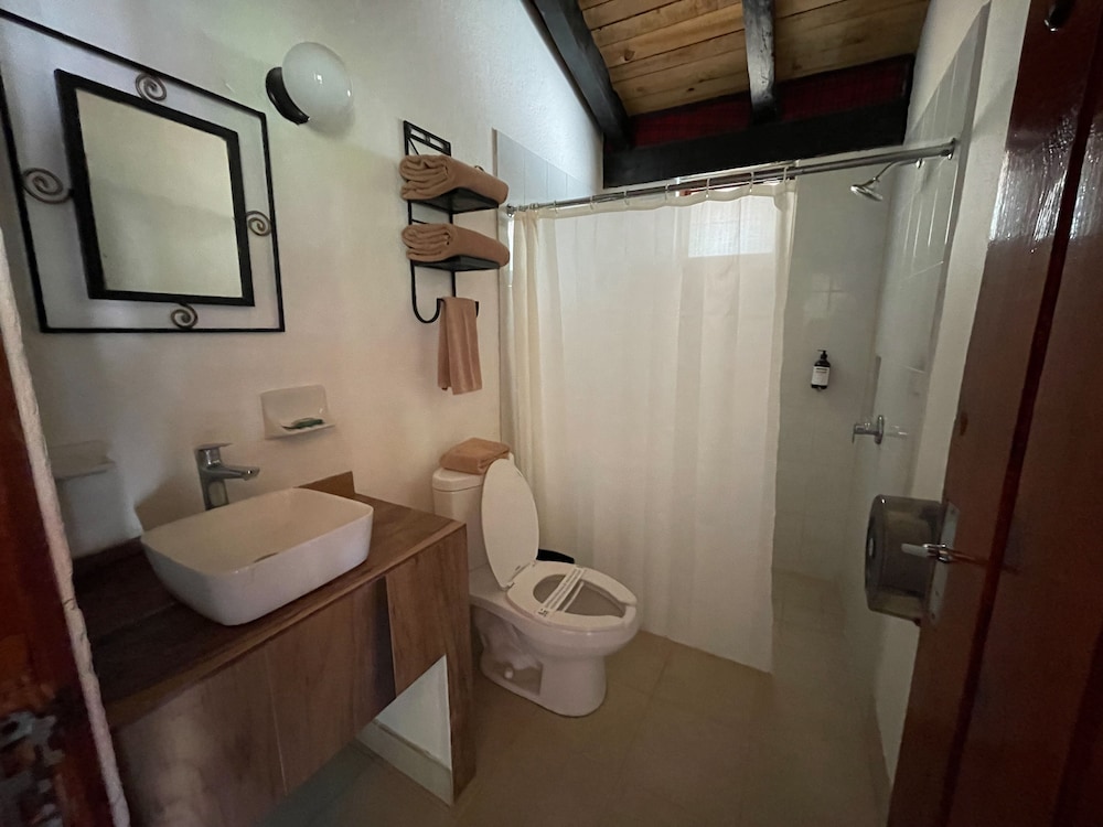 Monteverde Hotel De Cabanas 48/50
