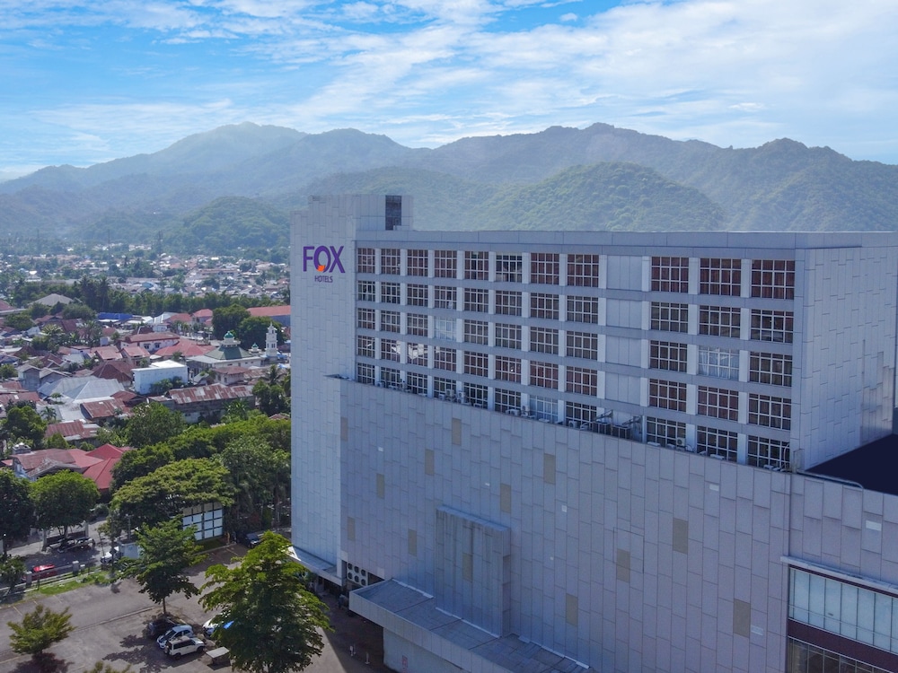 FOX Hotel Gorontalo 1/45