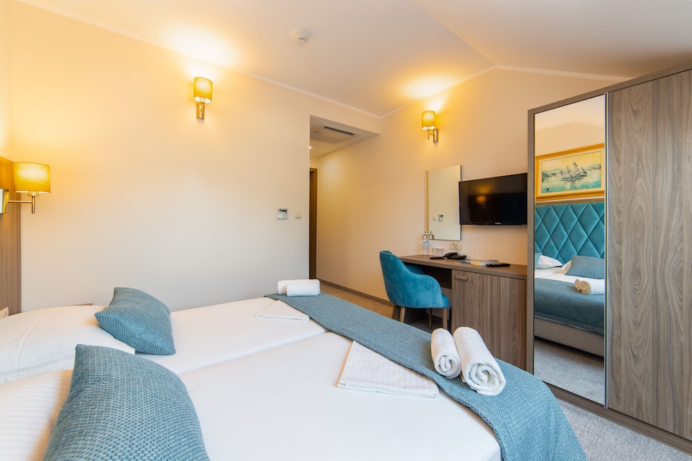 Hotel Bella Vista 8/32