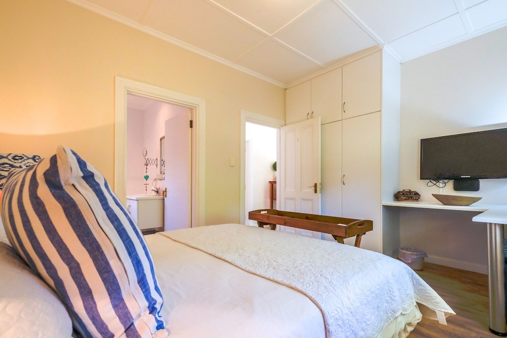 No. 10 Caledon Street Guest House 15/76