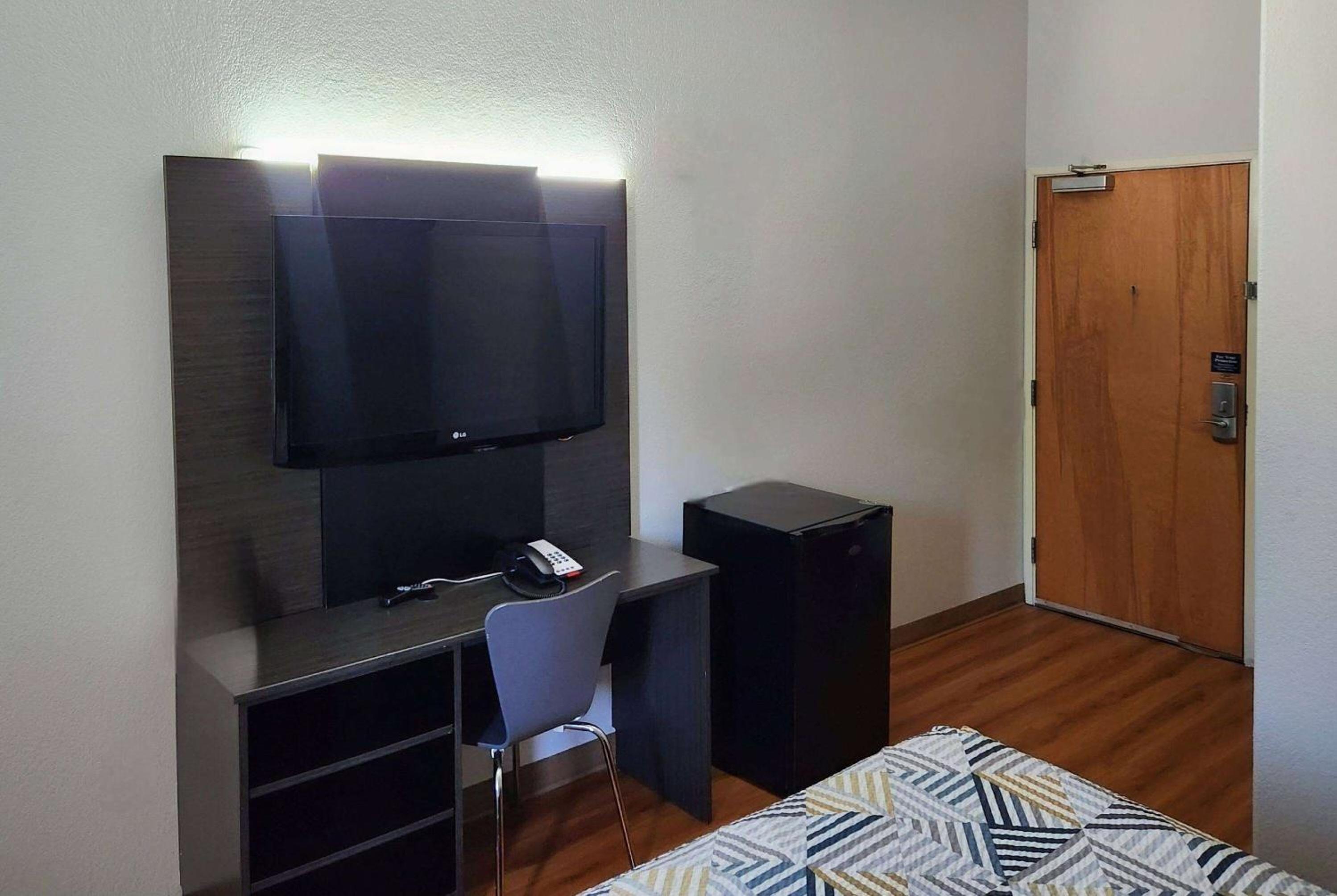 Baymont by Wyndham San Antonio Airport 40/44