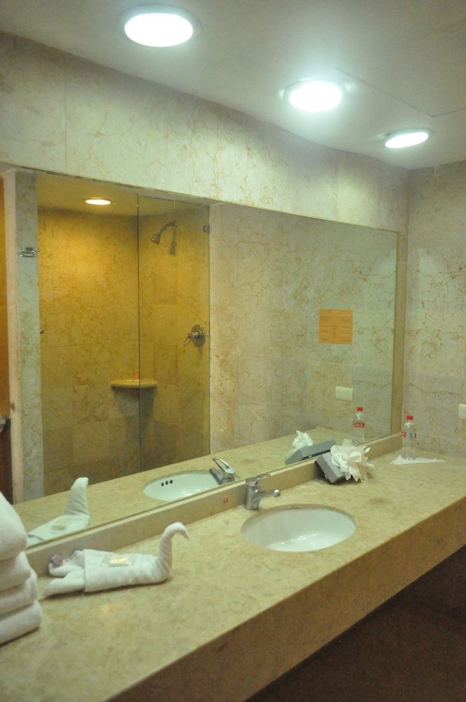Quijote Inn Hotel 35/67