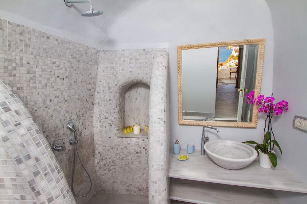 Oia Mare Villas - Adults only 48/50