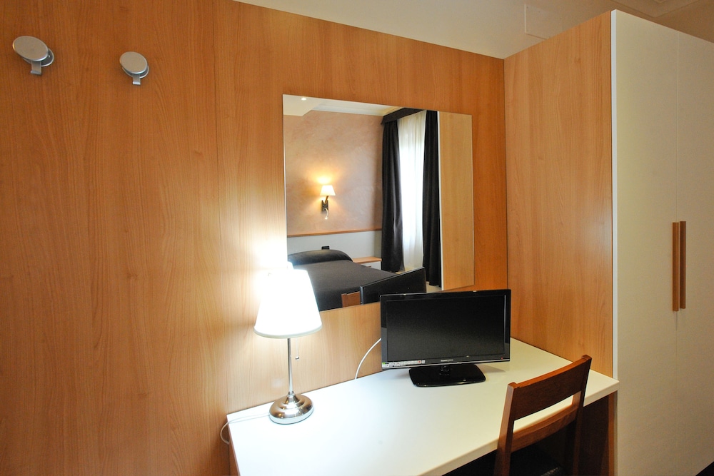 Hotel Roma Tiburtina 42/50