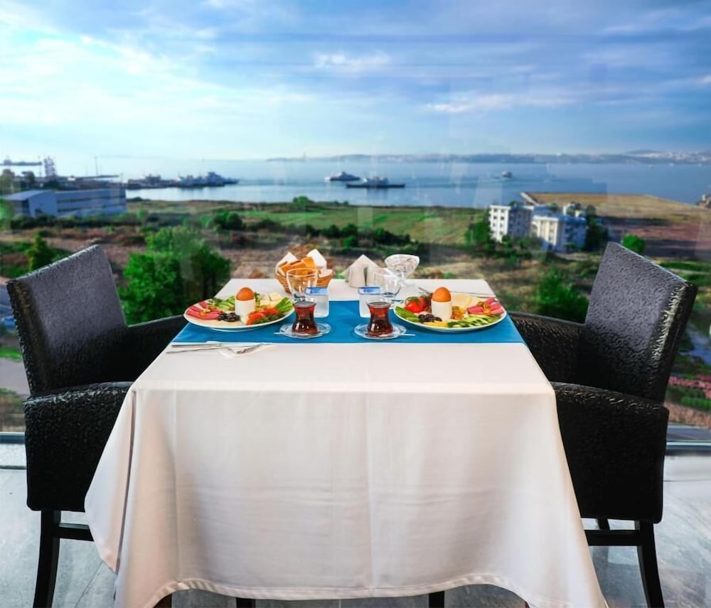 Marine View Hotel 21/25