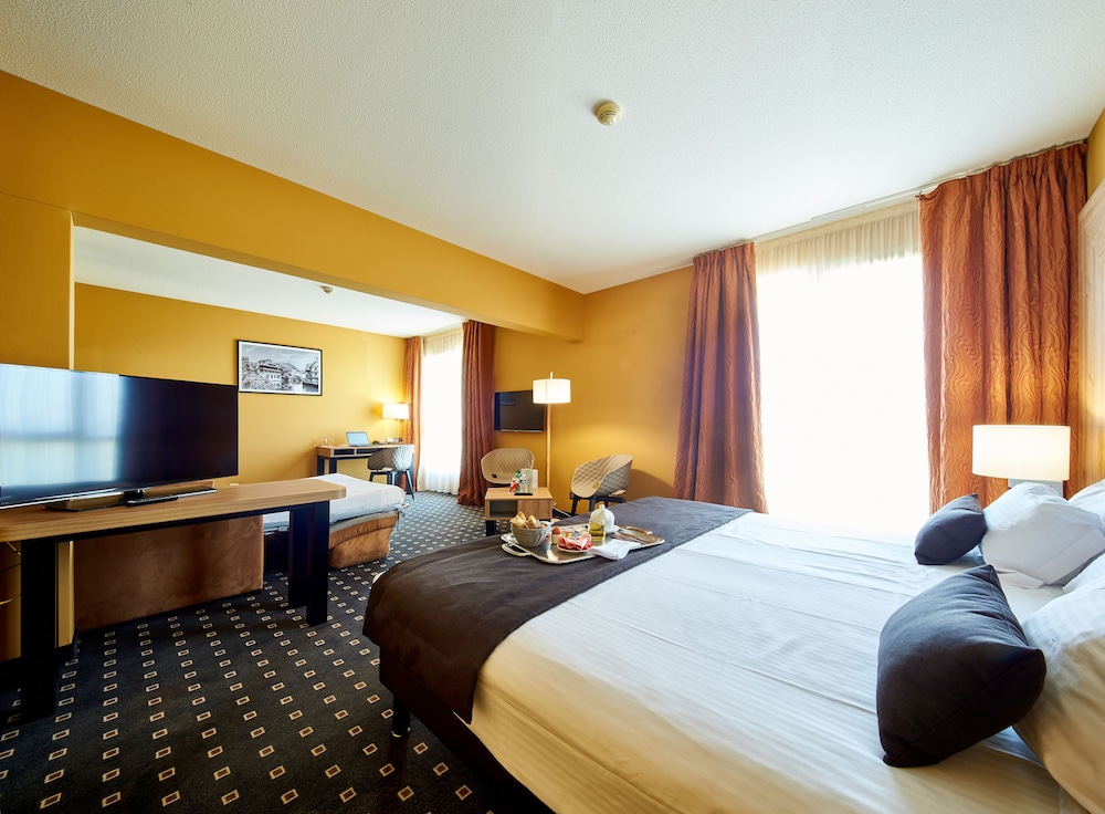 7 HOTEL AND FITNESS 27/72