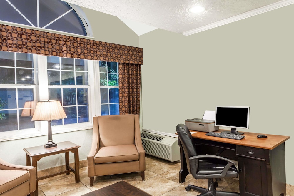 Microtel Inn by Wyndham Wilson 19/24