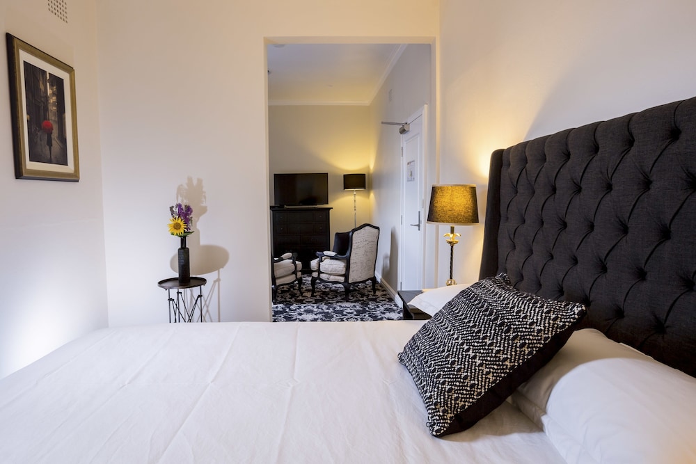 The Commercial Boutique Hotel 25/60