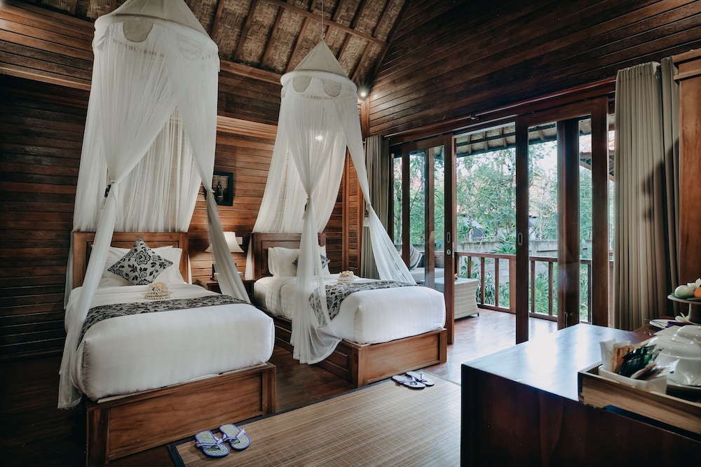 Bale Gede Lembongan 13/57