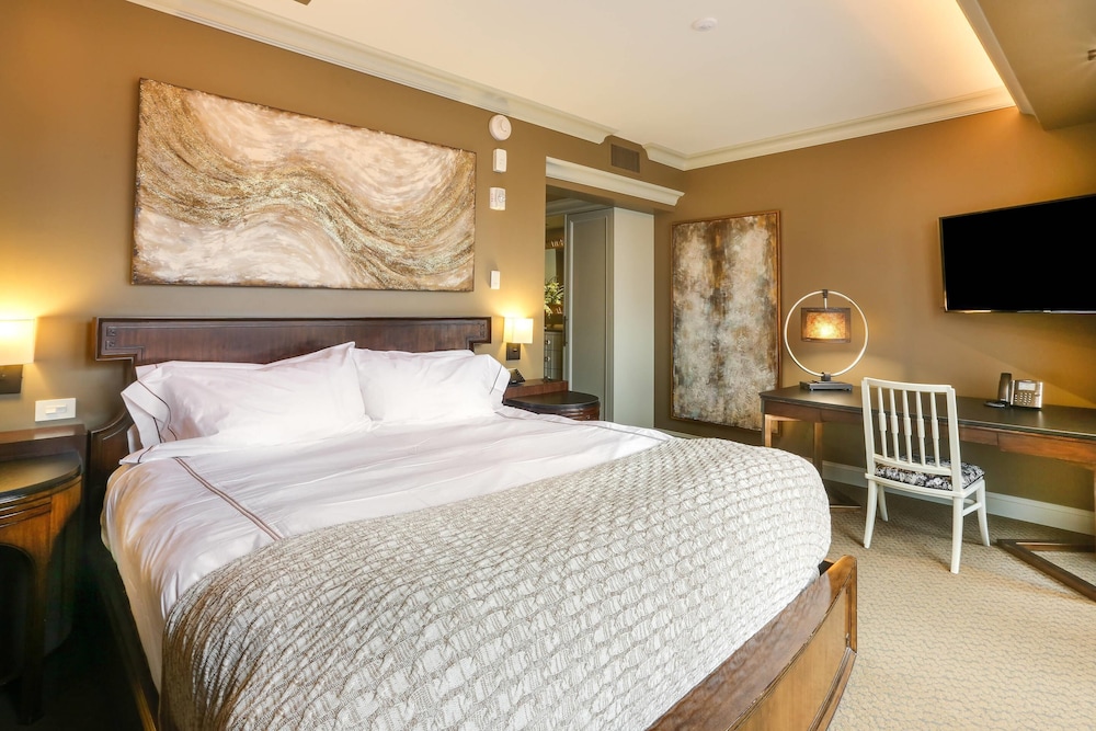 Standard, King Bed