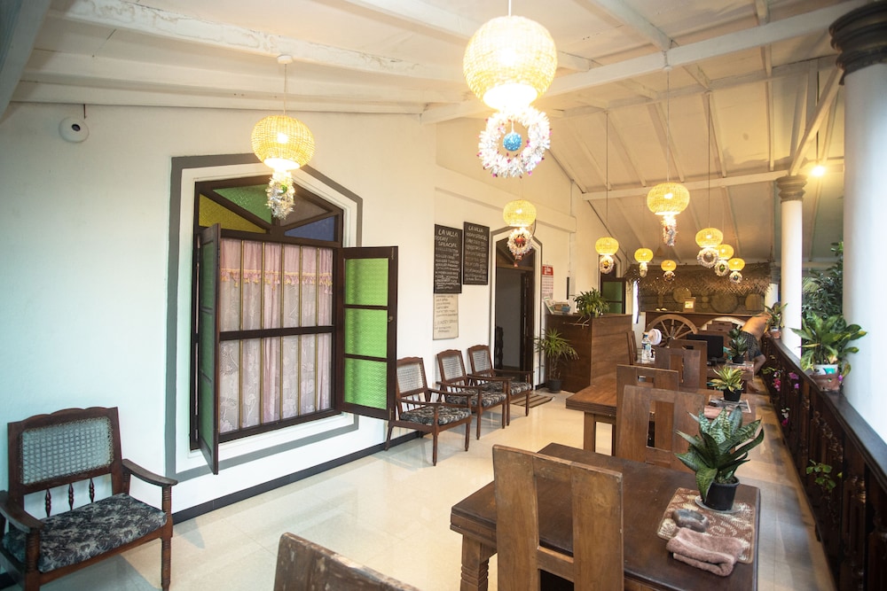 La Villa Guest House 25/50