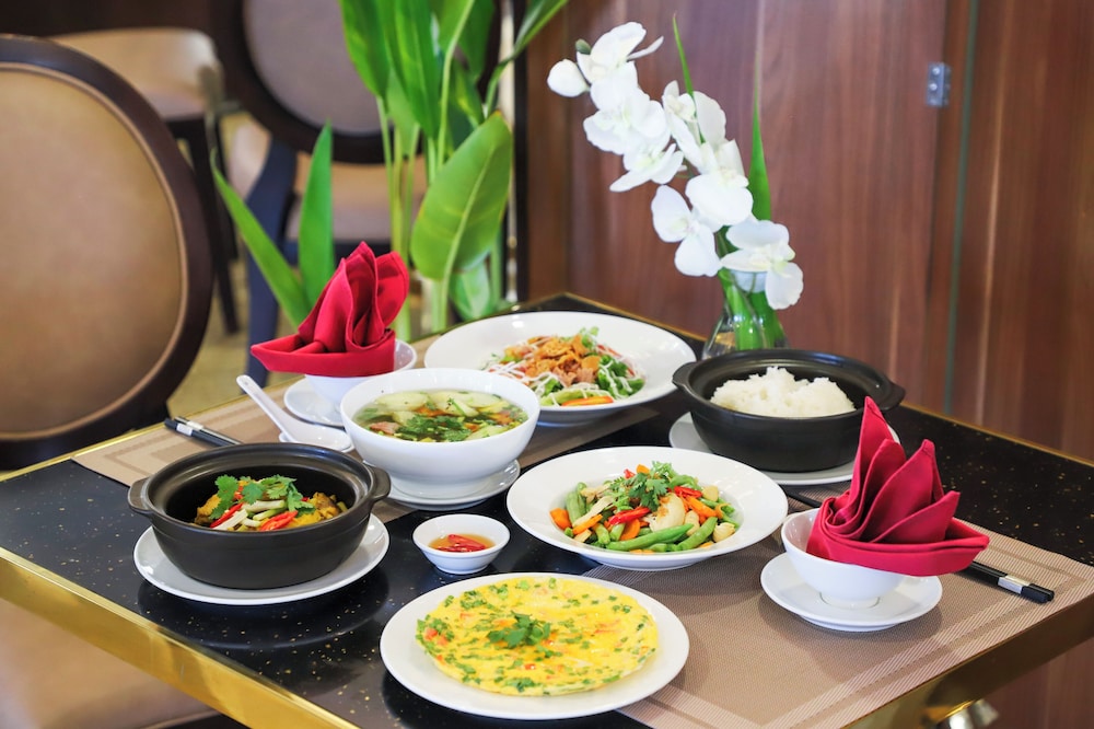 Golden Lotus Luxury Hotel Da Nang 40/50
