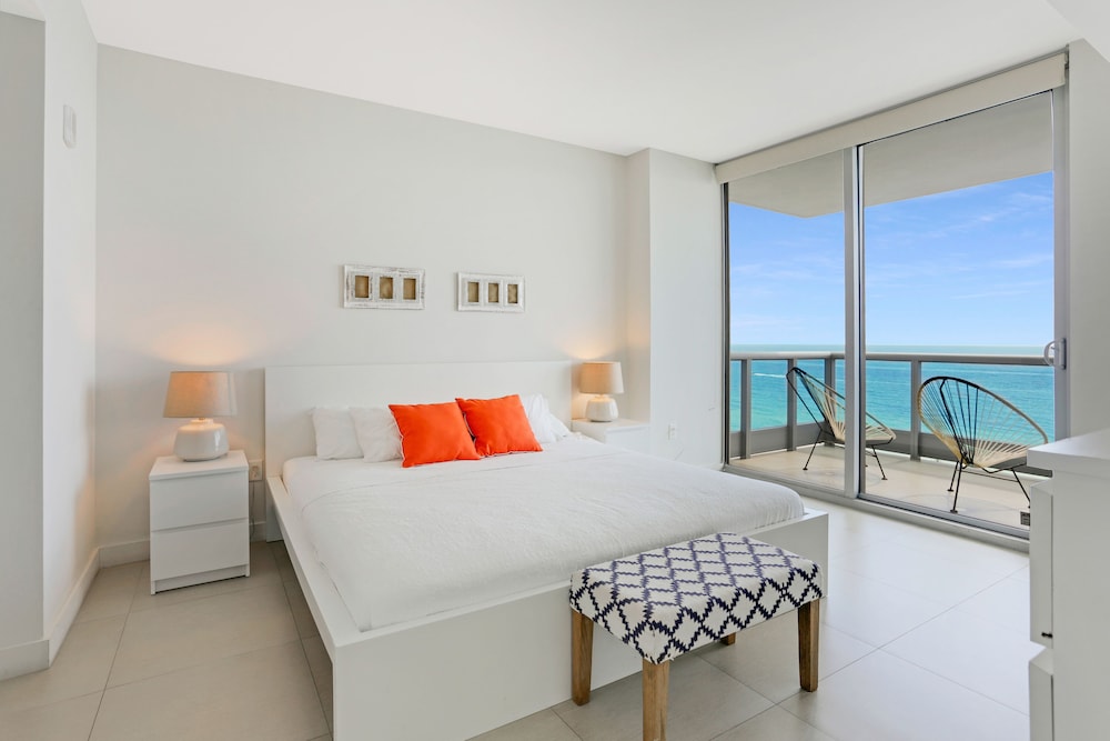 Miami Vacations Corporate Rentals - Monte Carlo 11/69